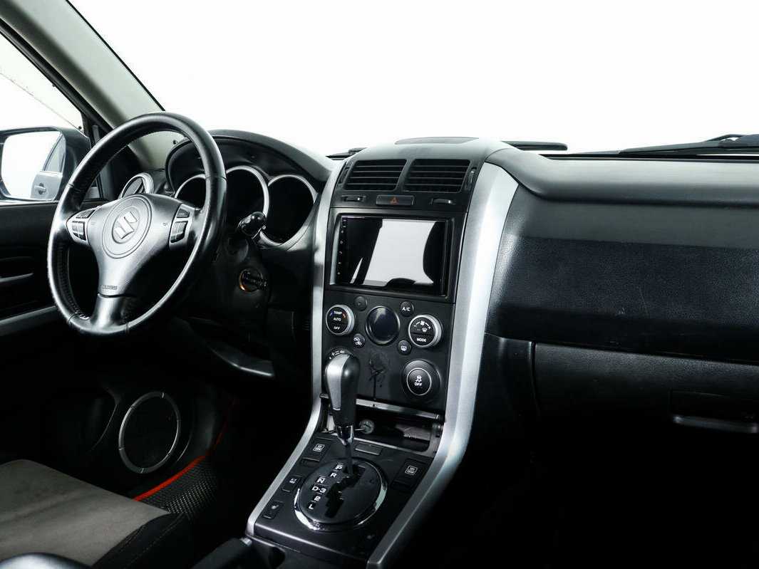 Suzuki Grand Vitara 2011 года с пробегом. Фото: #8