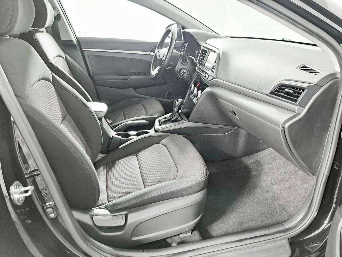 Hyundai Elantra 2019 года с пробегом. Фото: #7