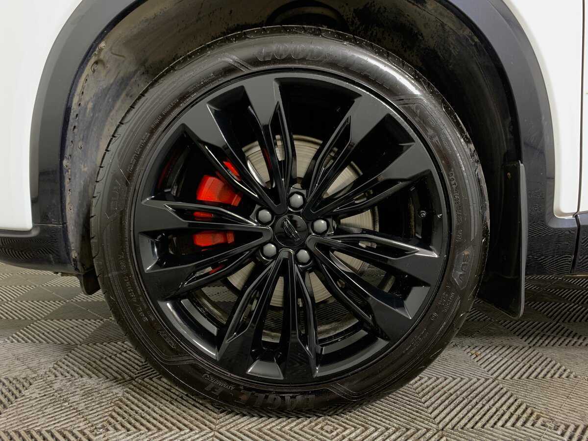 Geely Tugella 2024 года с пробегом. Фото: #8