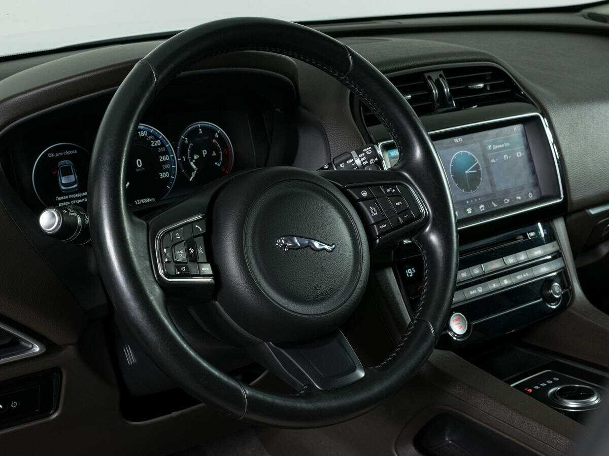 Jaguar F-Pace 2016 года с пробегом. Фото: #14