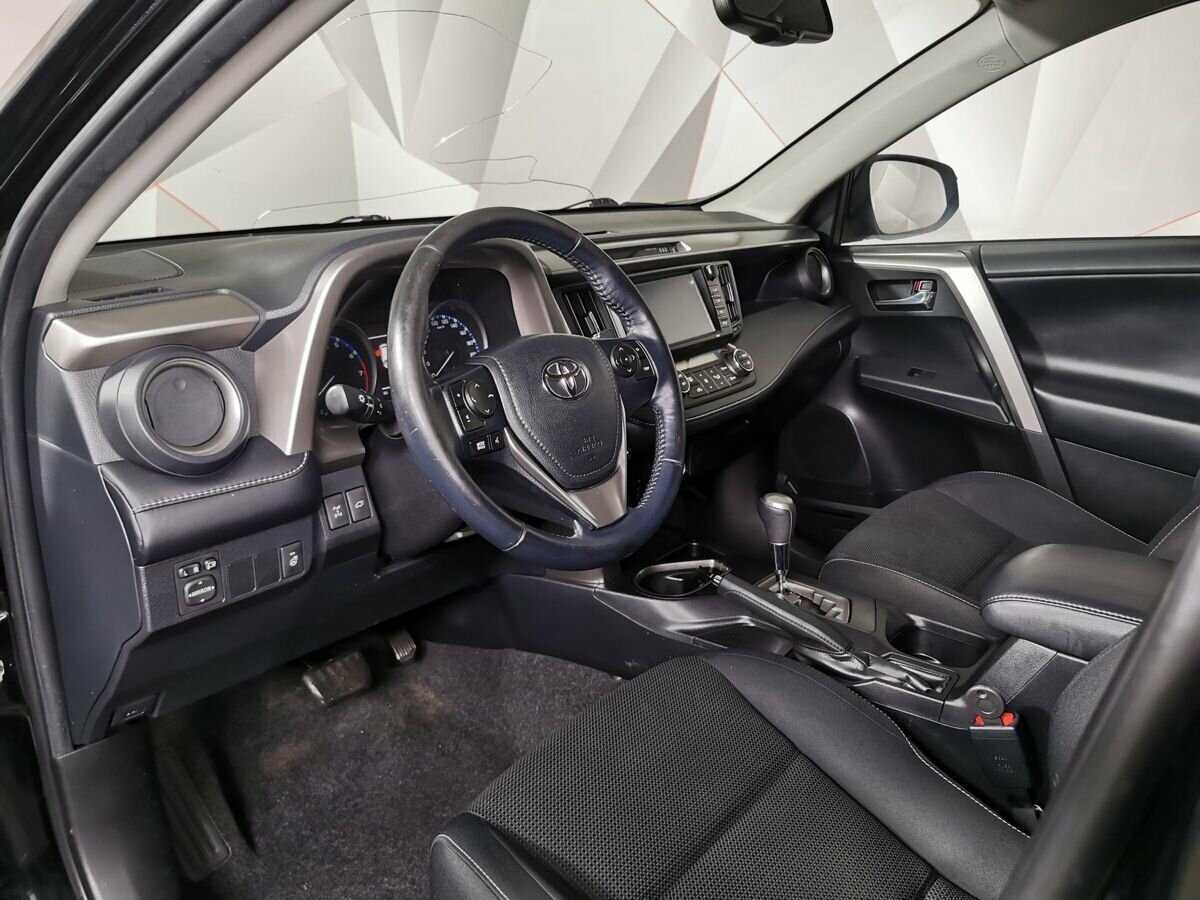 Toyota RAV4 2018 года с пробегом. Фото: #12