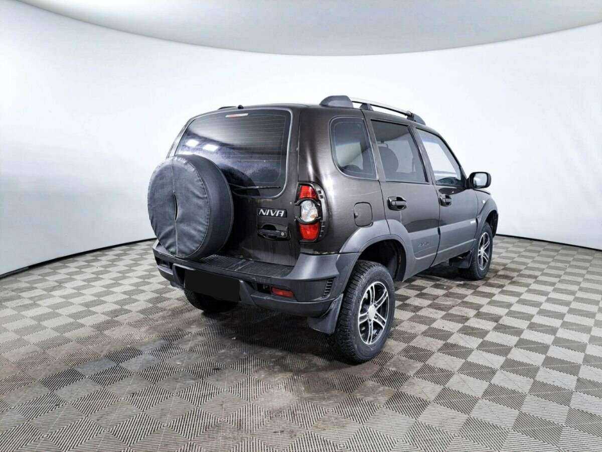 Chevrolet Niva 2011 года с пробегом. Фото: #4