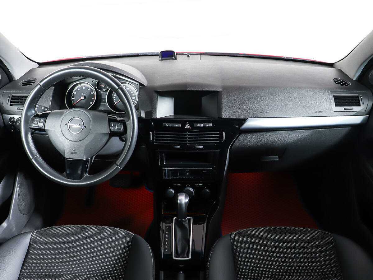 Opel Astra 2010 года с пробегом. Фото: #9