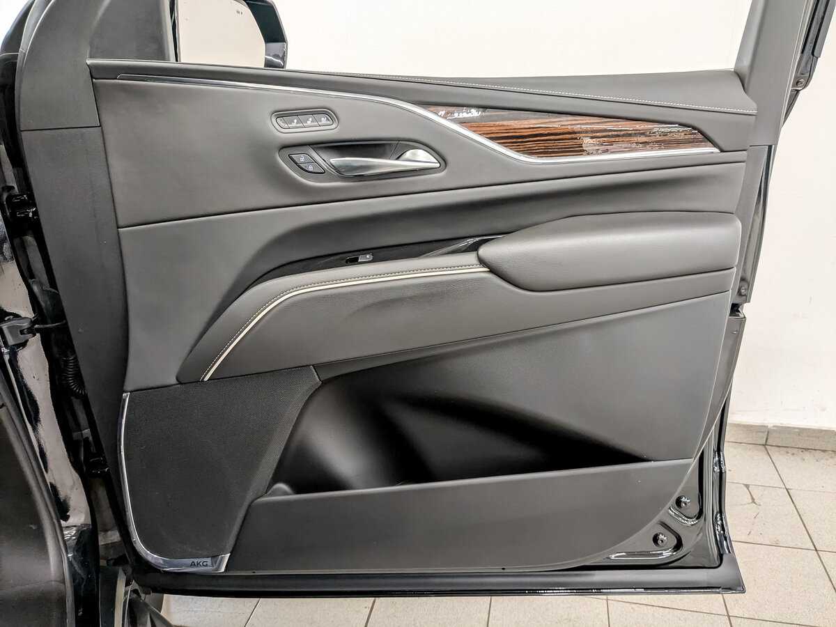 Cadillac Escalade 2021 года с пробегом. Фото: #23