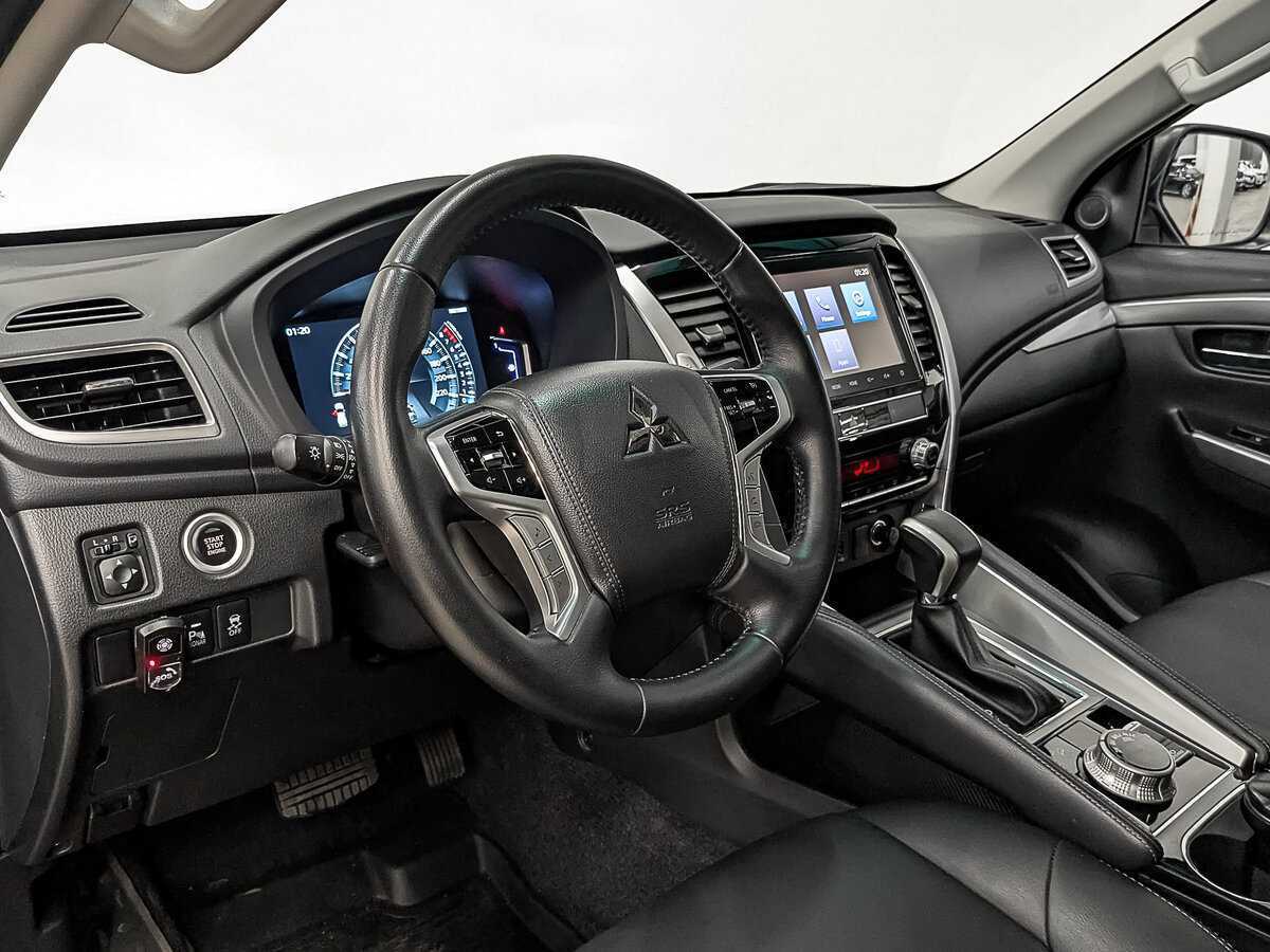 Mitsubishi Montero Sport 2021 года с пробегом. Фото: #12