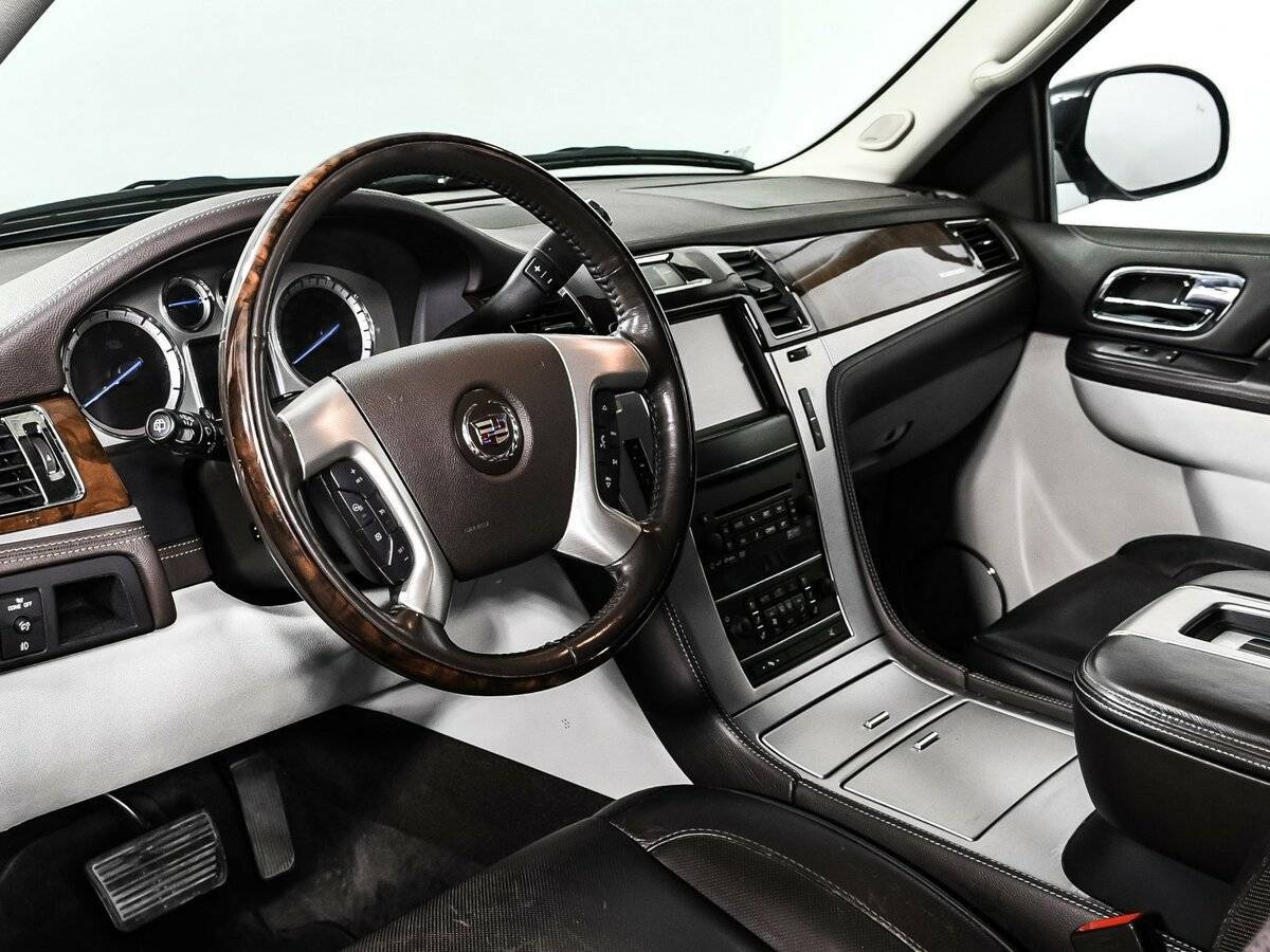 Cadillac Escalade 2013 года с пробегом. Фото: #12