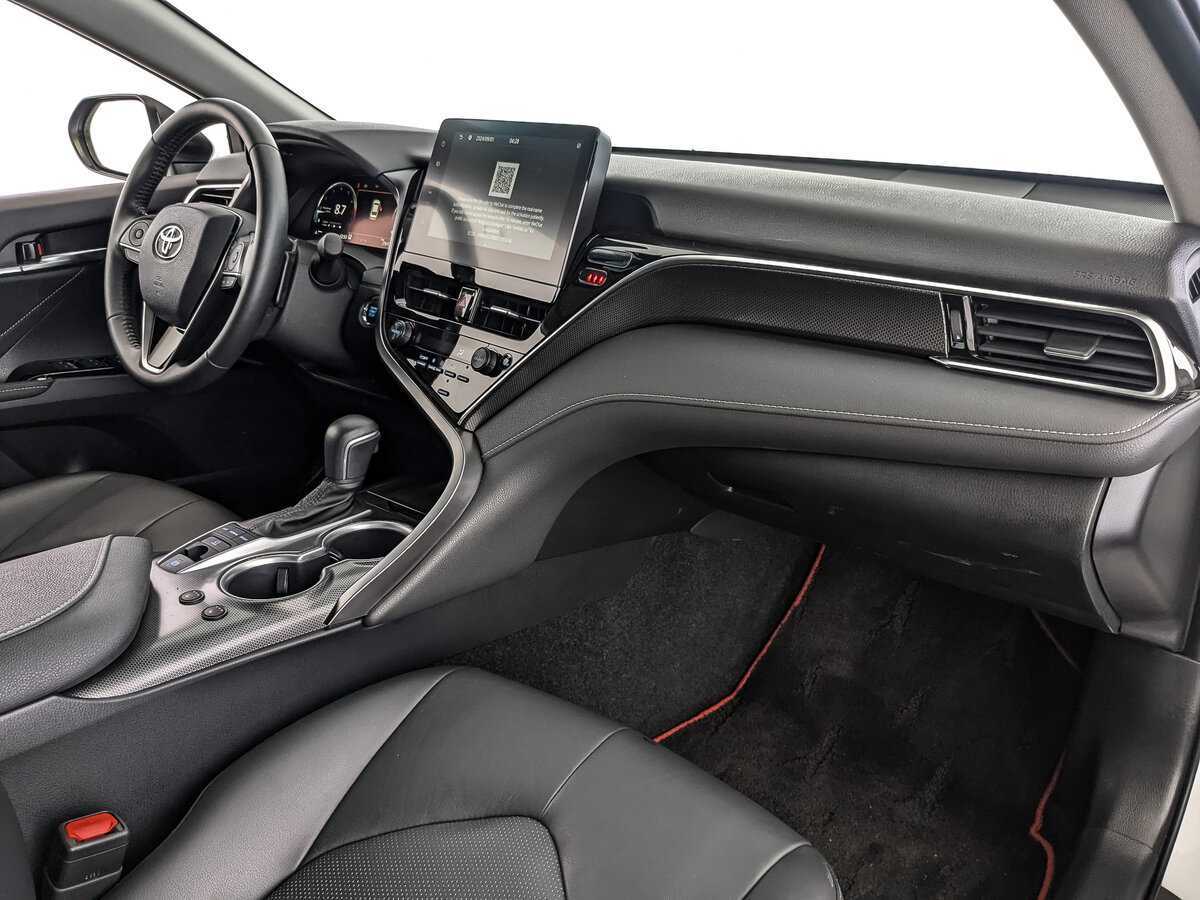 Toyota Camry 2023 года с пробегом. Фото: #8