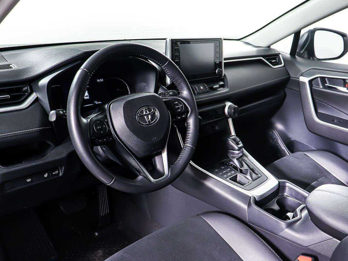 Toyota RAV4 2021 года с пробегом. Фото: #12