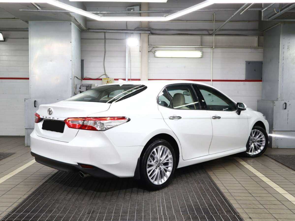 Toyota Camry 2021 года с пробегом. Фото: #1