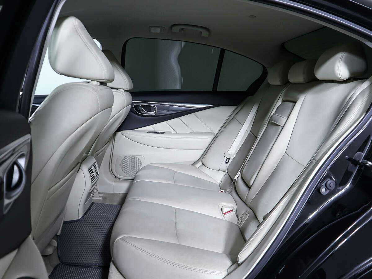 Infiniti Q50 2014 года с пробегом. Фото: #9