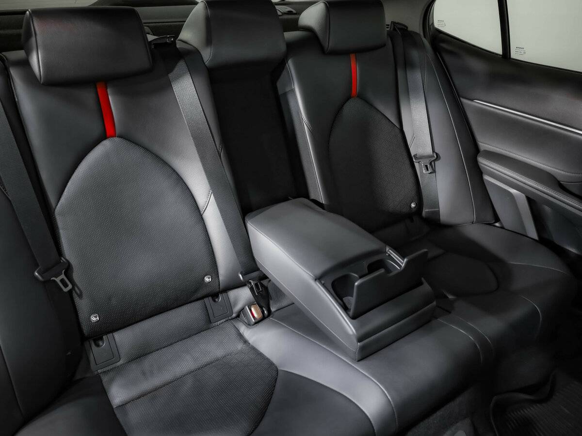 Toyota Camry 2021 года с пробегом. Фото: #24