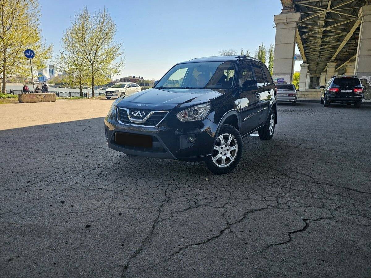 Chery Tiggo (T11) 2013 года с пробегом. Фото: #1