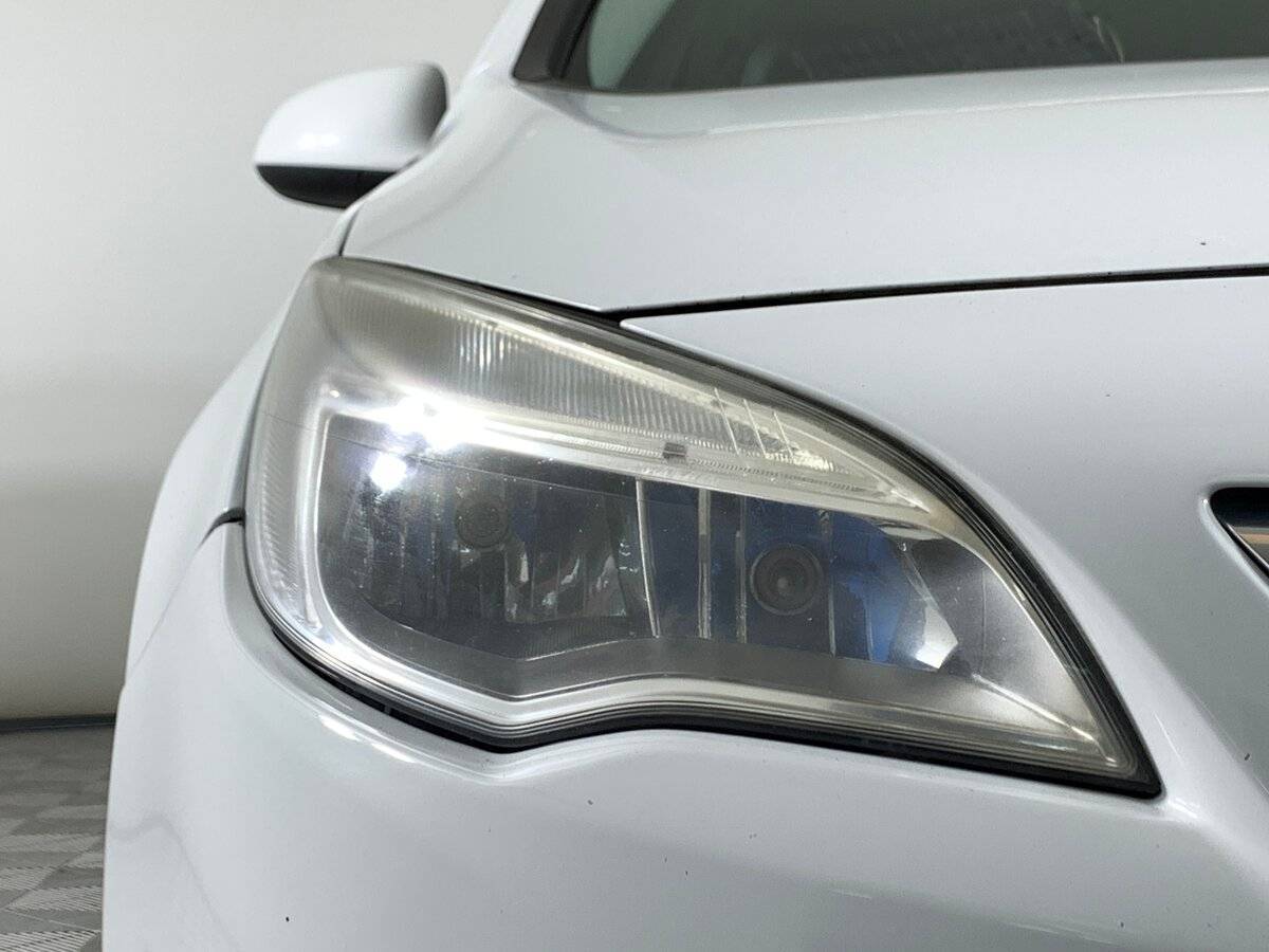 Opel Astra 2011 года с пробегом. Фото: #8