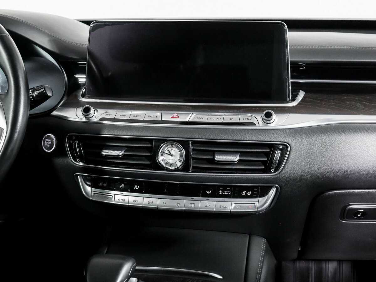 Kia K900 2019 года с пробегом. Фото: #9