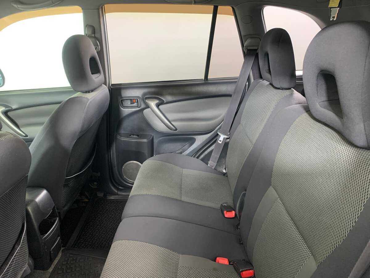 Toyota RAV4 2004 года с пробегом. Фото: #18