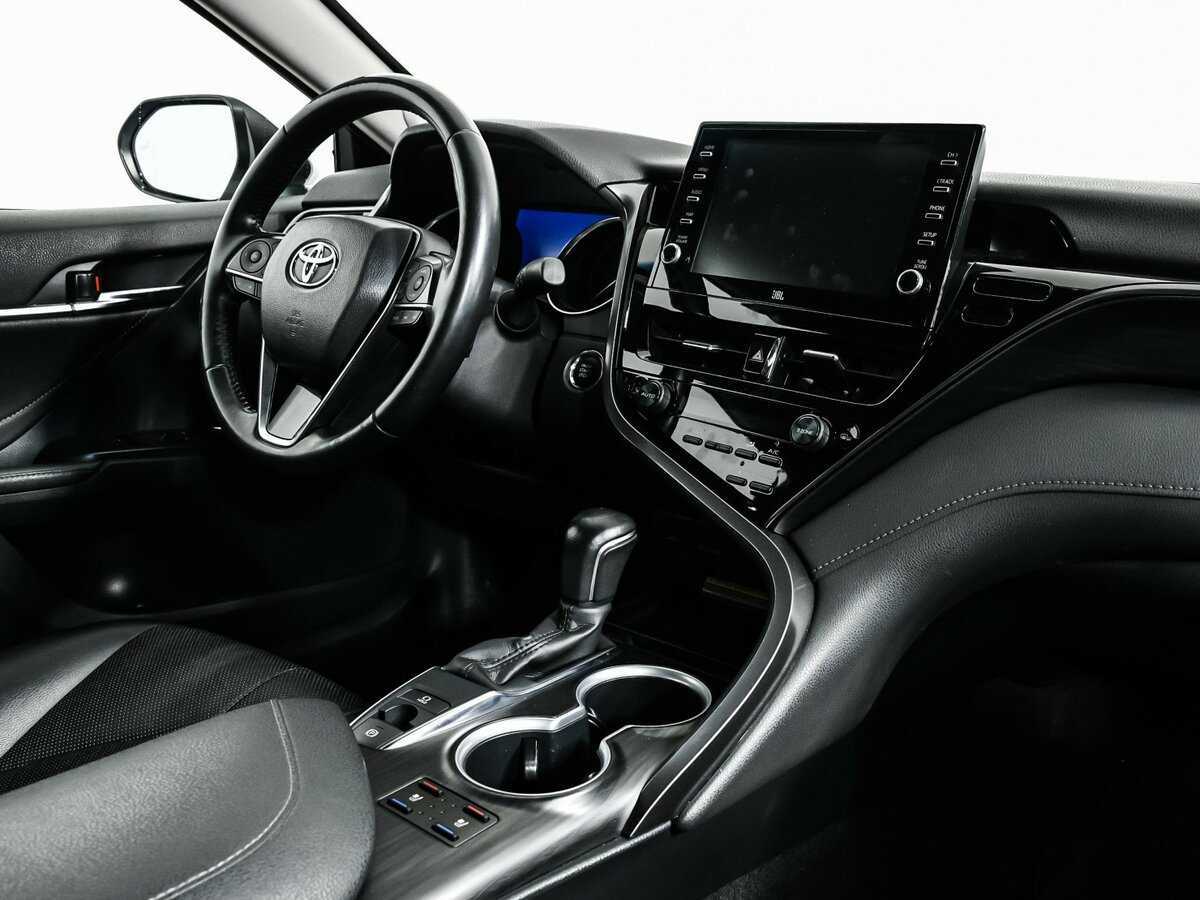 Toyota Camry 2021 года с пробегом. Фото: #8