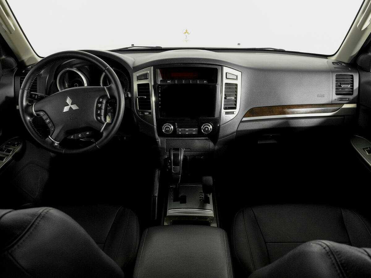 Mitsubishi Pajero 2021 года с пробегом. Фото: #11