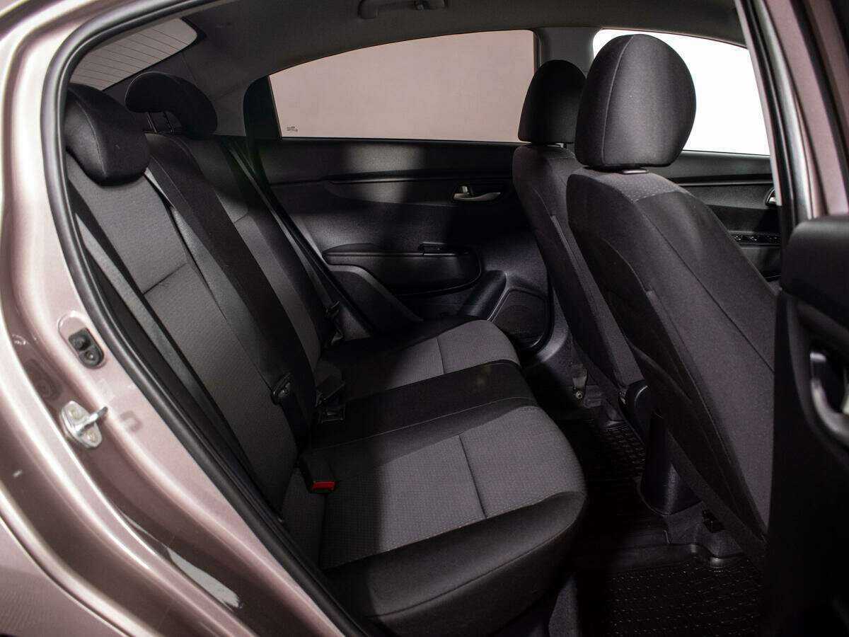 Kia Rio 2021 года с пробегом. Фото: #9