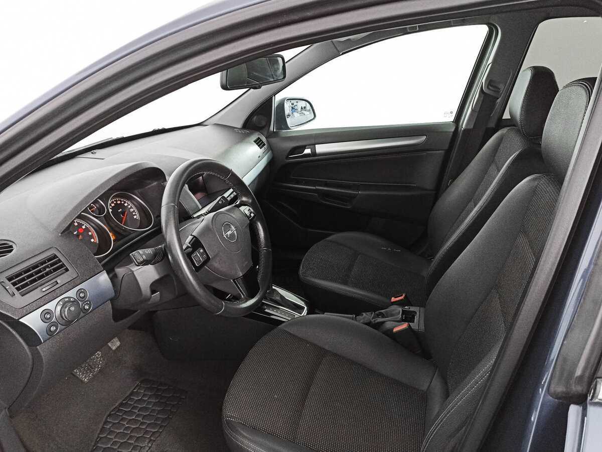 Opel Astra 2010 года с пробегом. Фото: #13