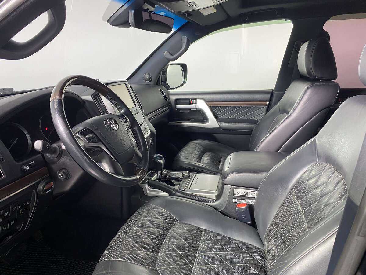 Toyota Land Cruiser 2017 года с пробегом. Фото: #4