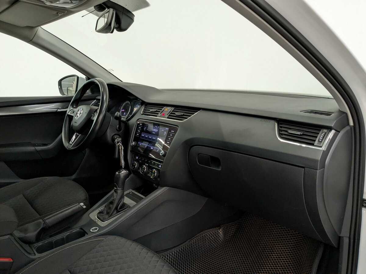 Skoda Octavia 2017 года с пробегом. Фото: #10