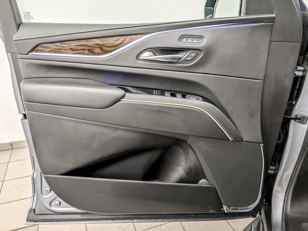 Cadillac Escalade 2021 года с пробегом. Фото: #15
