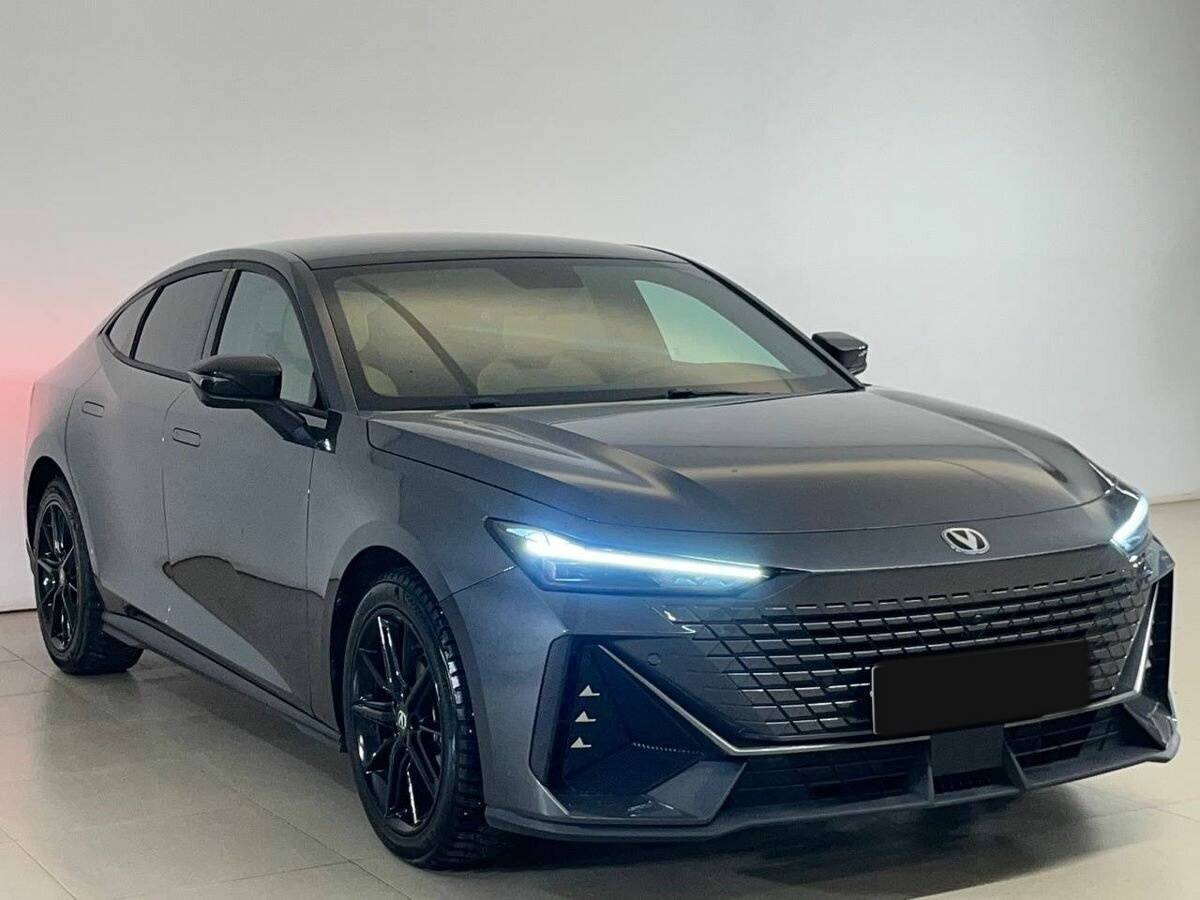 Changan UNI-V 2023 года с пробегом. Посмотреть фото