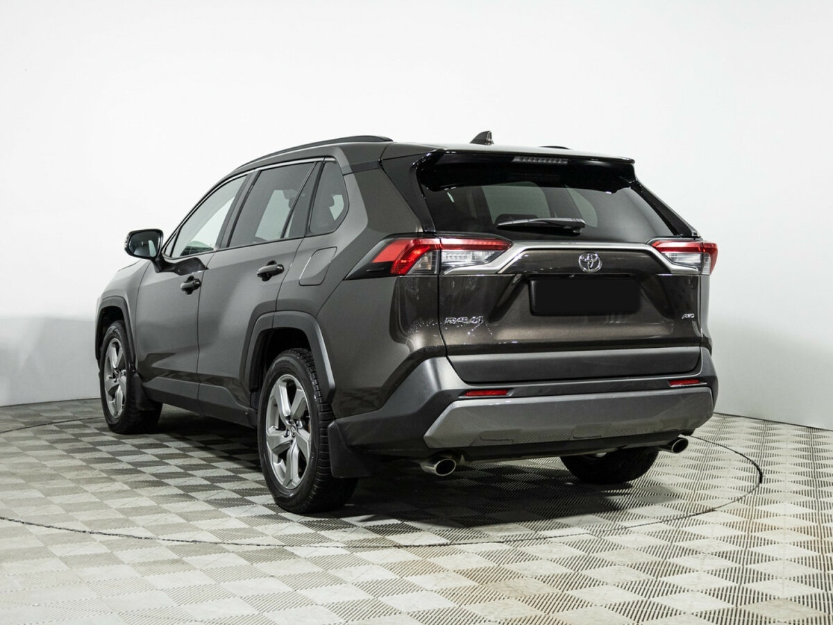 Toyota RAV4 2021 года с пробегом. Фото: #5