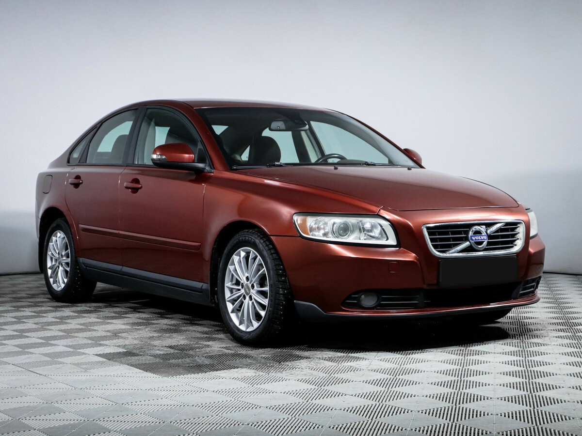 Volvo S40 2010 года с пробегом. Фото: #2