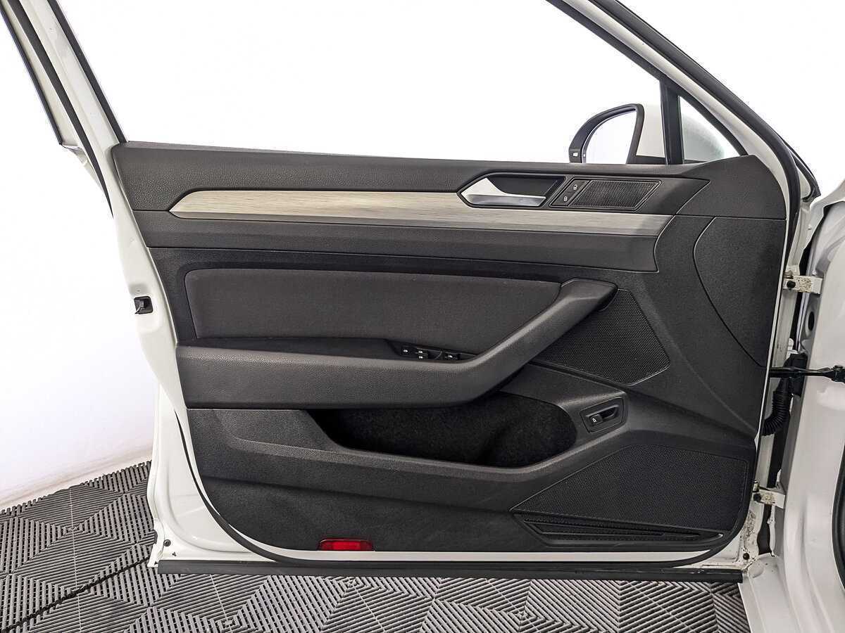 Volkswagen Passat 2017 года с пробегом. Фото: #18