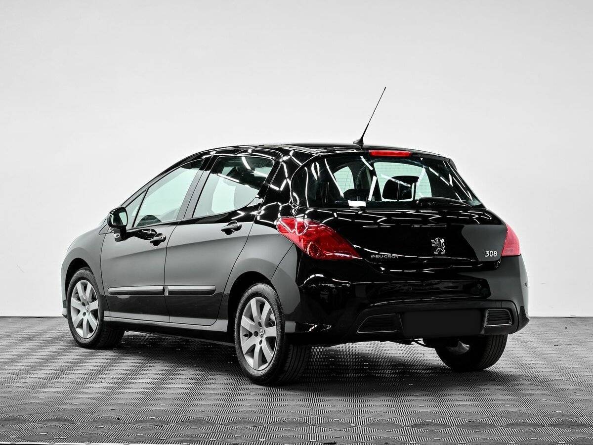 Peugeot 308 2011 года с пробегом. Фото: #2