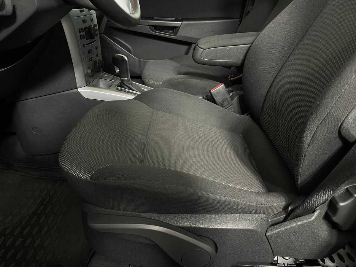 Opel Astra 2010 года с пробегом. Фото: #9