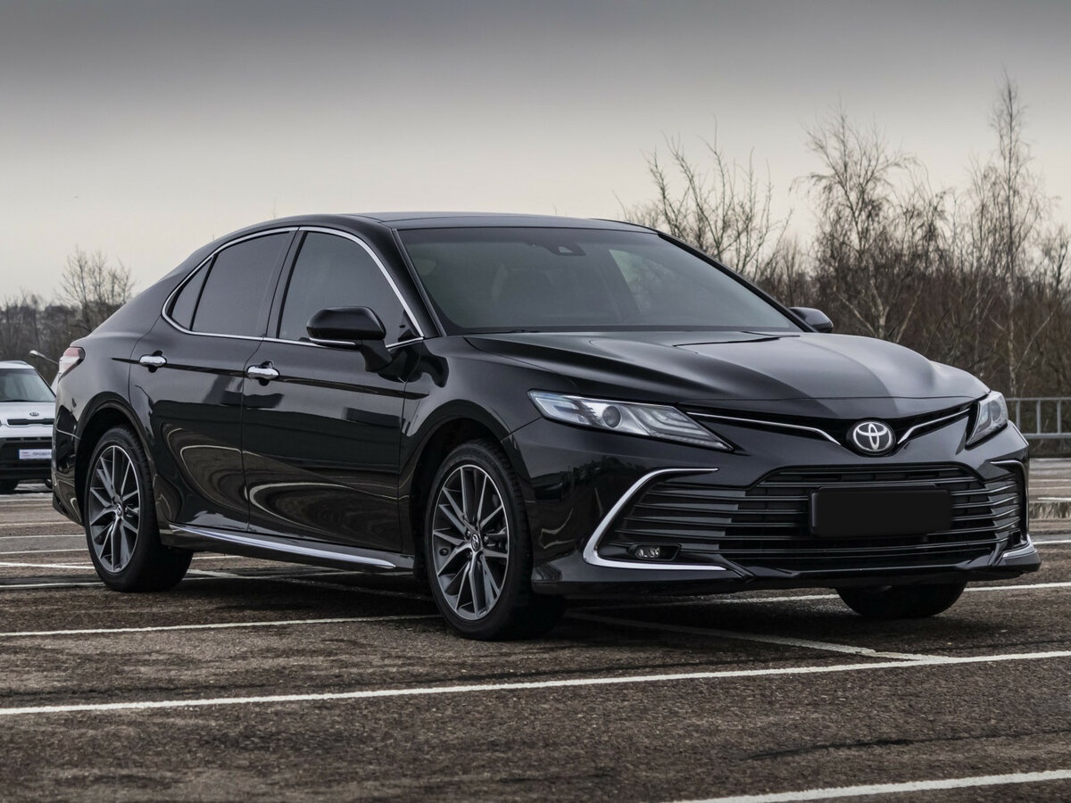 Toyota Camry 2023 года с пробегом. Фото: #2