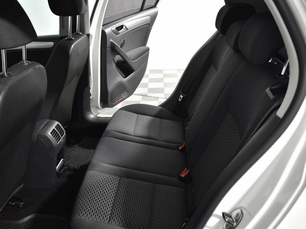 Volkswagen Golf 2010 года с пробегом. Фото: #11