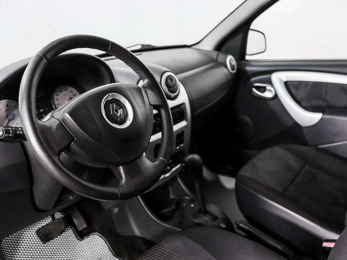 Renault Sandero 2011 года с пробегом. Фото: #8