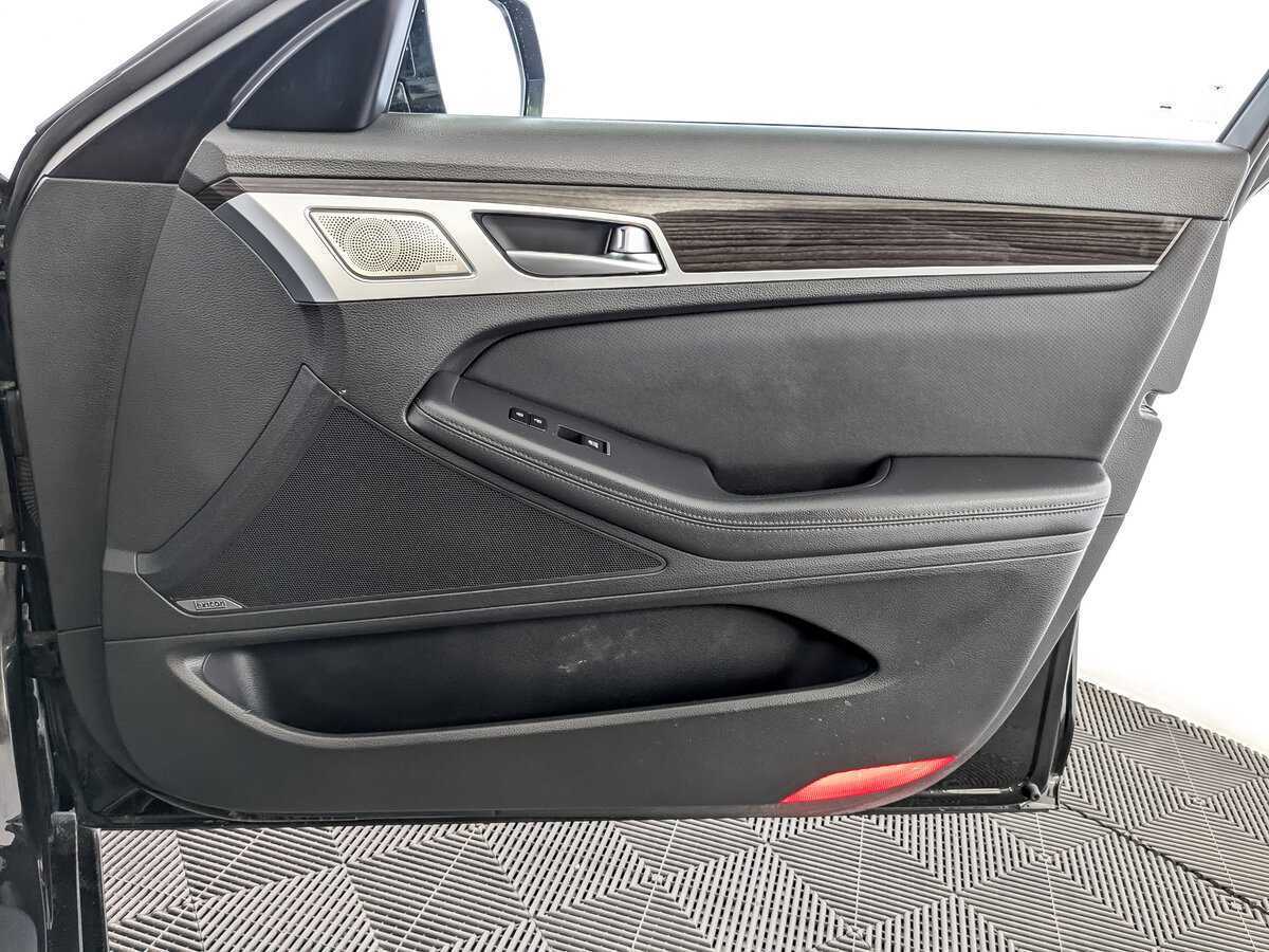 Genesis G80 2019 года с пробегом. Фото: #24
