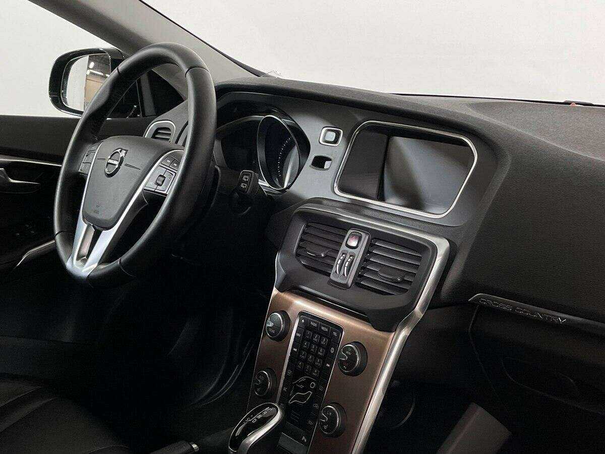 Volvo V40 Cross Country 2017 года с пробегом. Фото: #7