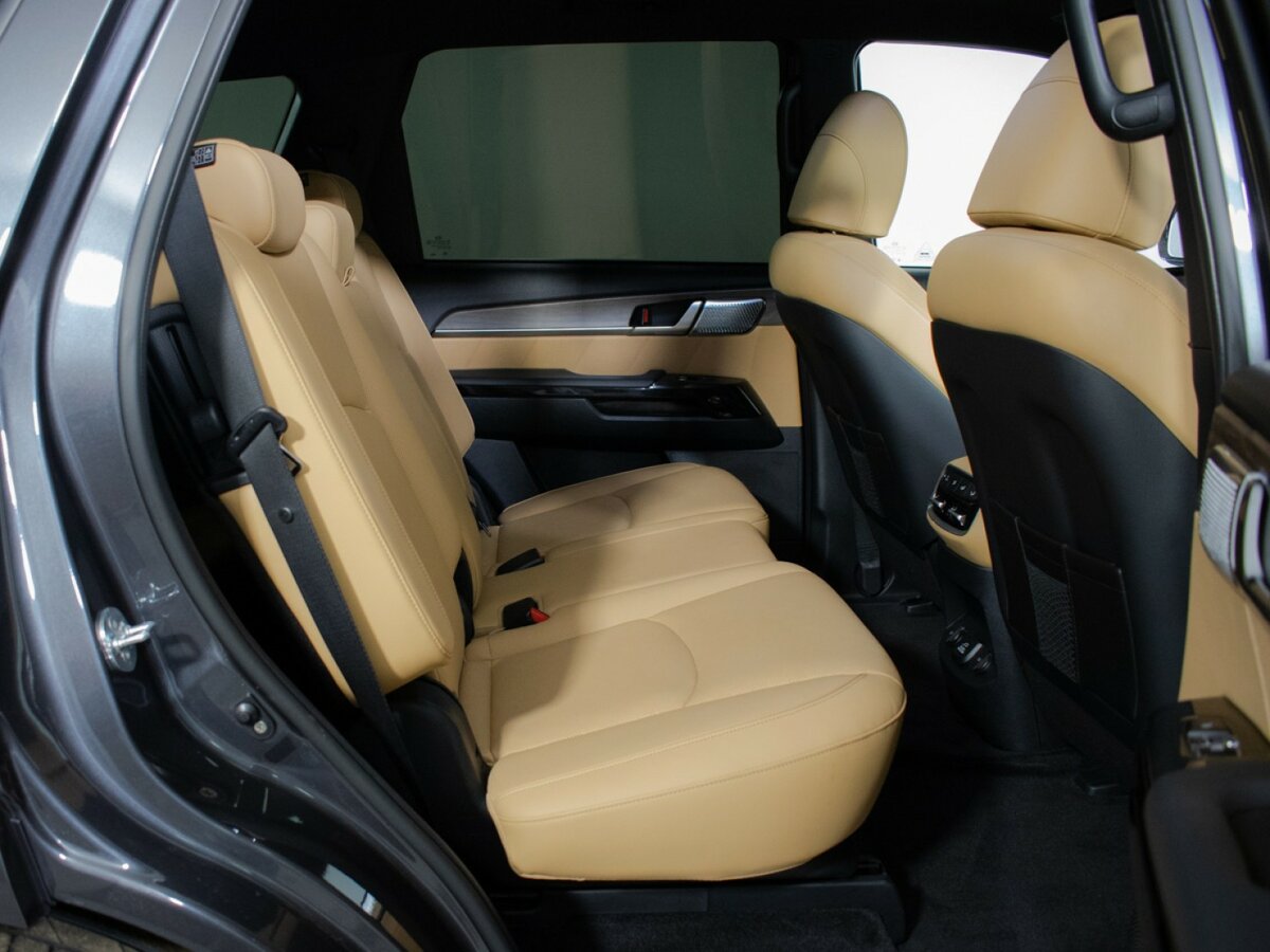 Kia Mohave 2021 года с пробегом. Фото: #9