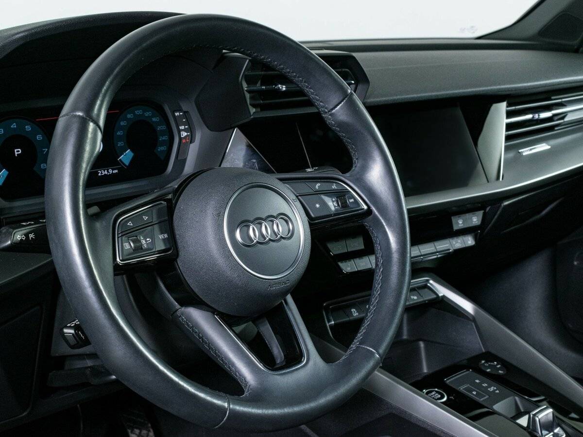 Audi A3 2021 года с пробегом. Фото: #11