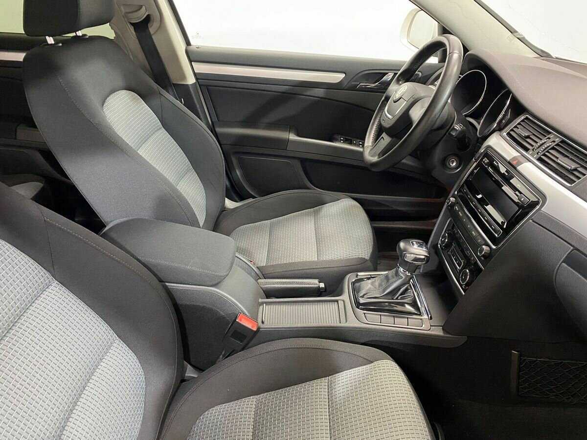 Skoda Superb 2011 года с пробегом. Фото: #9