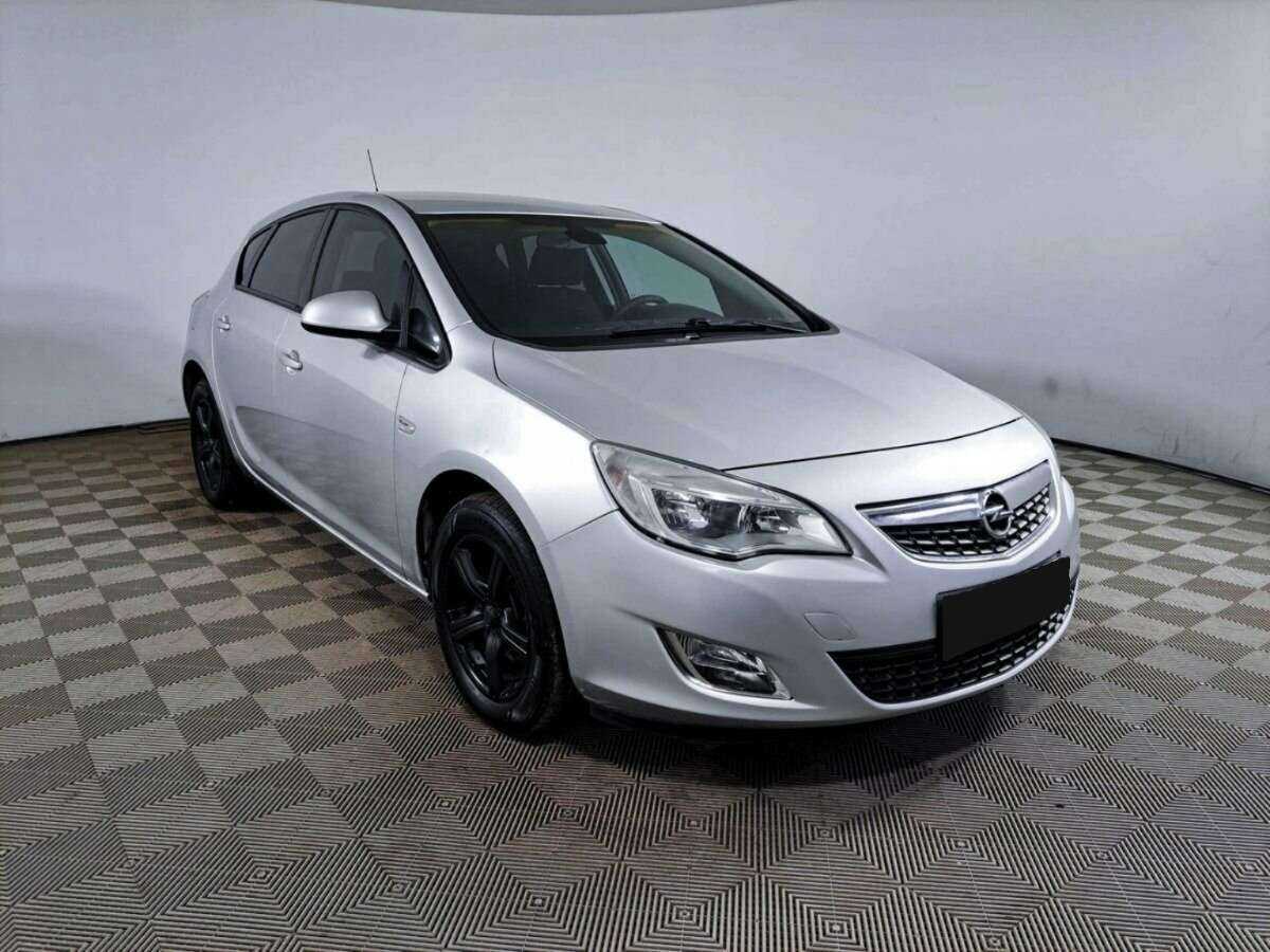 Opel Astra 2011 года с пробегом. Фото: #2