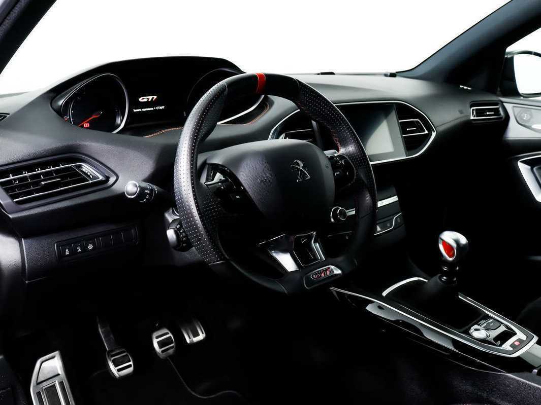Peugeot 308 GTi 2019 года с пробегом. Фото: #12