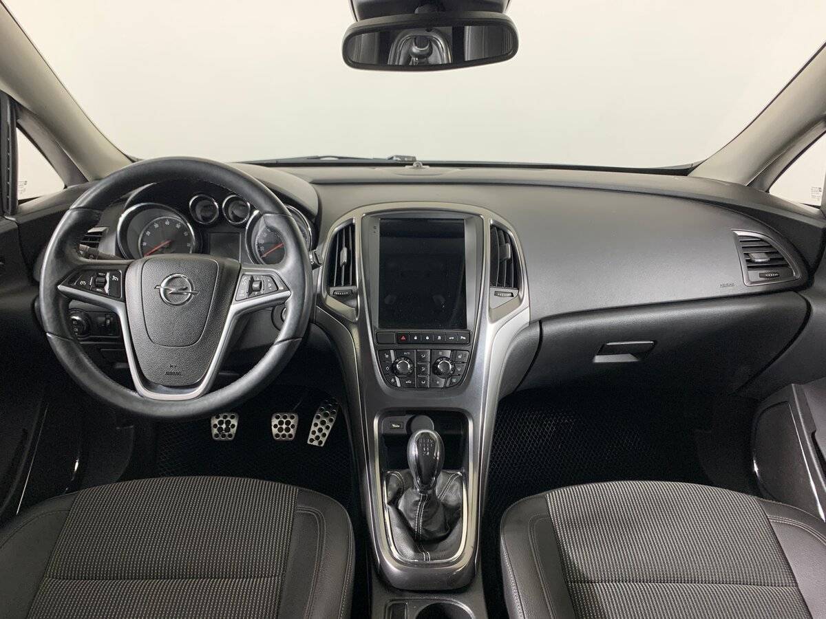 Opel Astra 2011 года с пробегом. Фото: #11