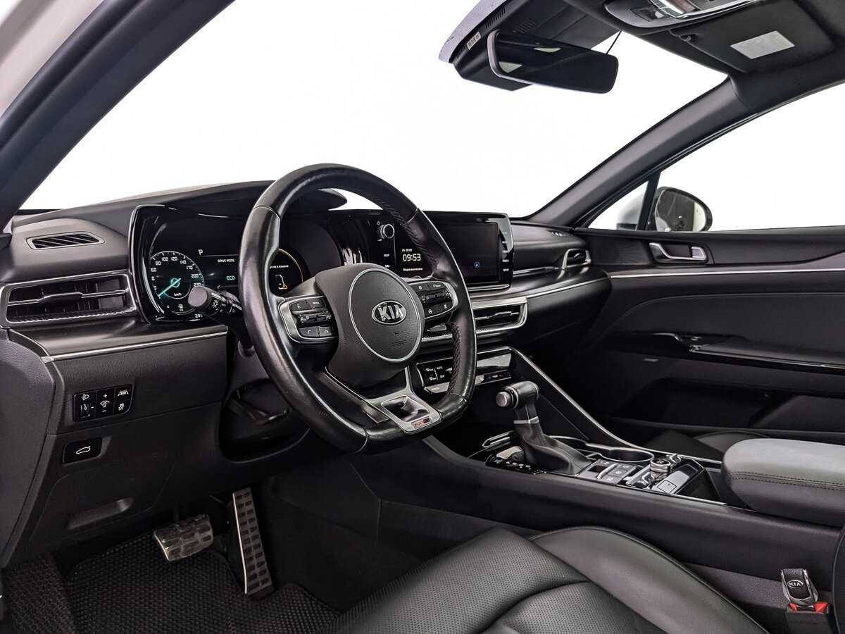 Kia K5 2021 года с пробегом. Фото: #14