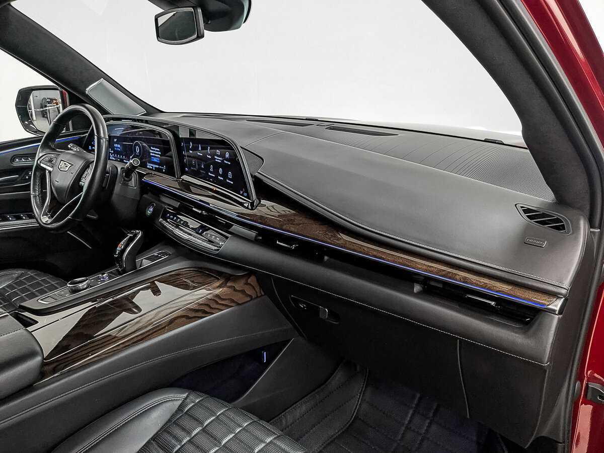 Cadillac Escalade 2021 года с пробегом. Фото: #10