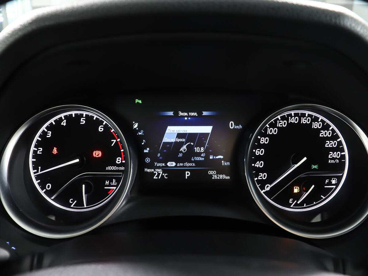 Toyota Camry 2019 года с пробегом. Фото: #13