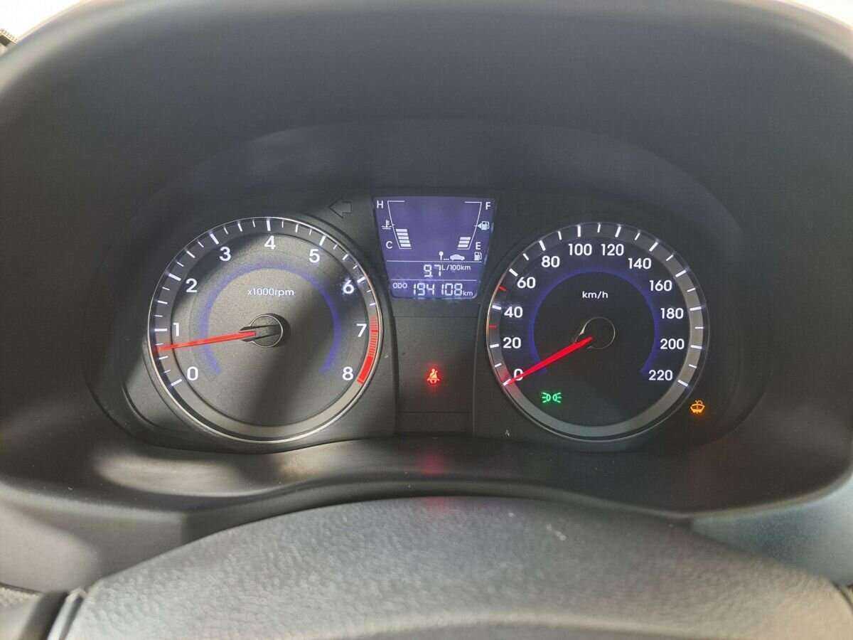 Hyundai Solaris 2011 года с пробегом. Фото: #10