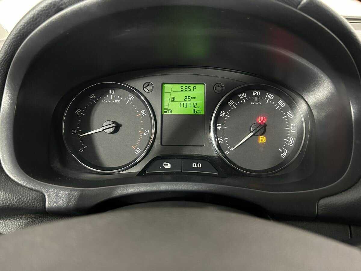 Skoda Fabia 2011 года с пробегом. Фото: #10