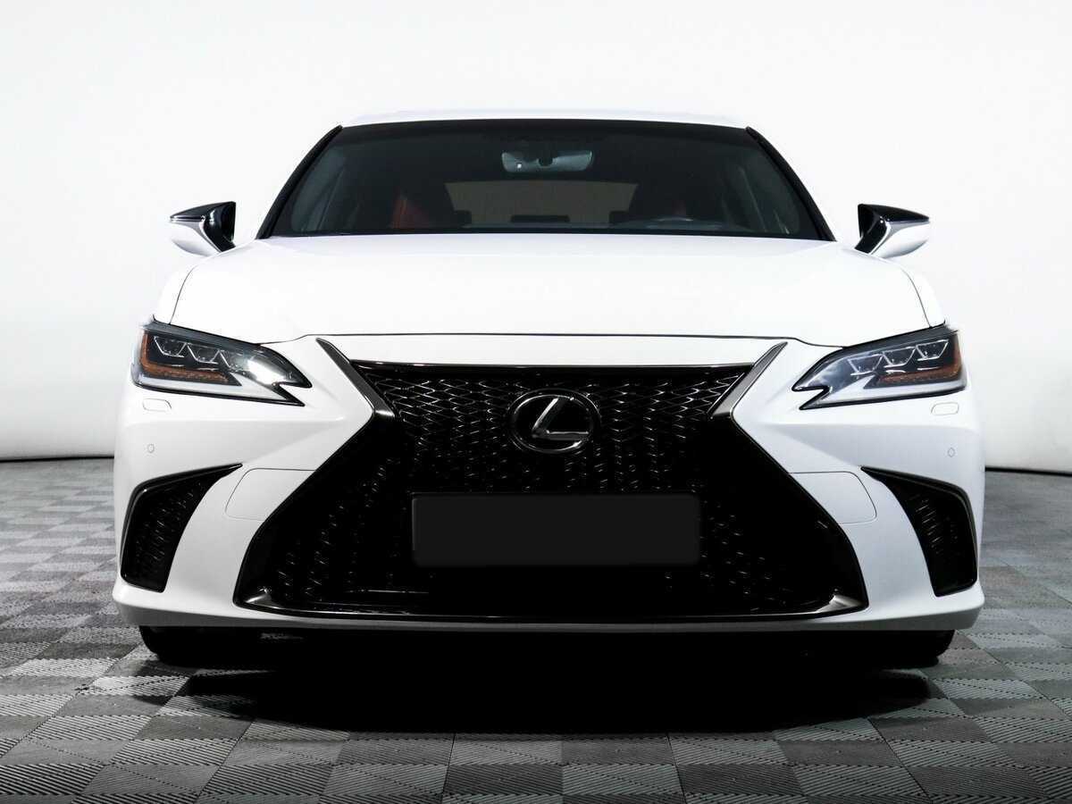 Lexus ES 2018 года с пробегом. Фото: #1