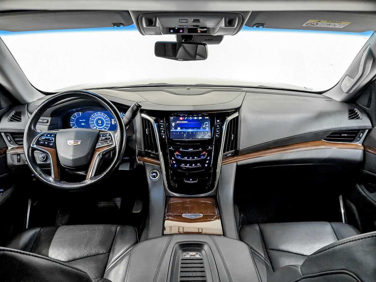 Cadillac Escalade 2017 года с пробегом. Фото: #13